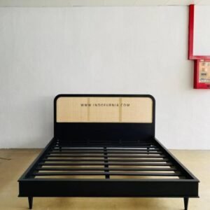 Tempat Tidur Rotan Jati Retro